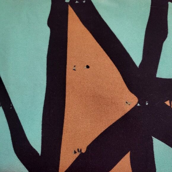 LuLaRoe Green & Brown Triangle Pattern Tall & Curvy Leggings - Picture 3 of 5